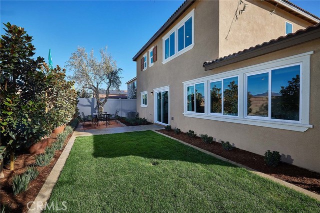 Detail Gallery Image 11 of 12 For 1332 Memorial Ave, Hemet,  CA 92543 - 4 Beds | 3/1 Baths