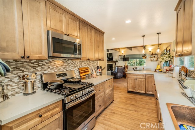 Detail Gallery Image 11 of 56 For 1181 Voltaire, Lake Arrowhead,  CA 92352 - 4 Beds | 3 Baths