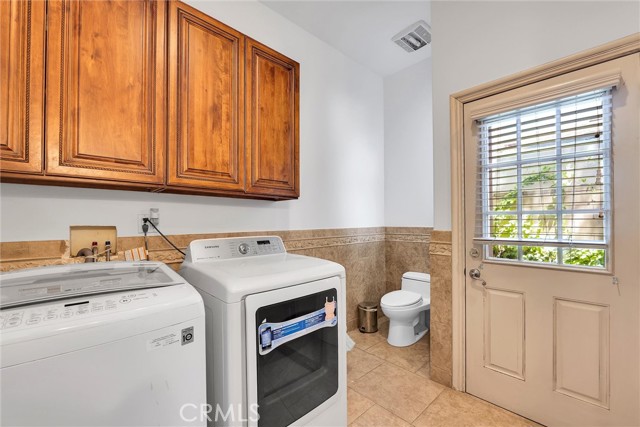 22349 Dolorosa Street, Woodland Hills CA: https://media.crmls.org/medias/eb32a46c-894a-47ae-b9e4-1a32ee012e70.jpg