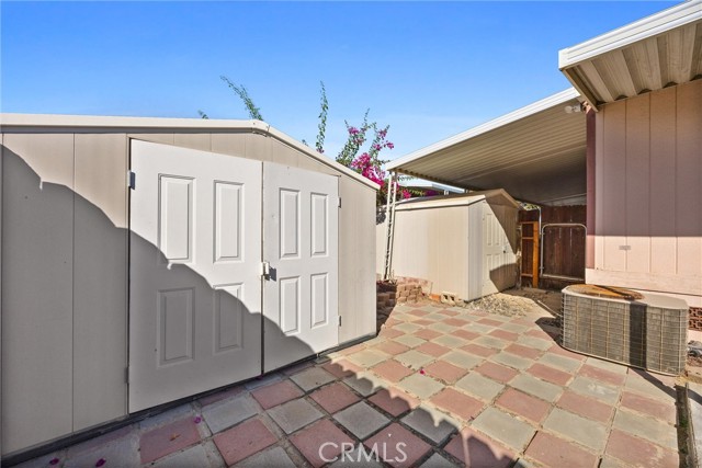 Detail Gallery Image 34 of 36 For 8929 Eastwind Cir, Bakersfield,  CA 93306 - 3 Beds | 2 Baths