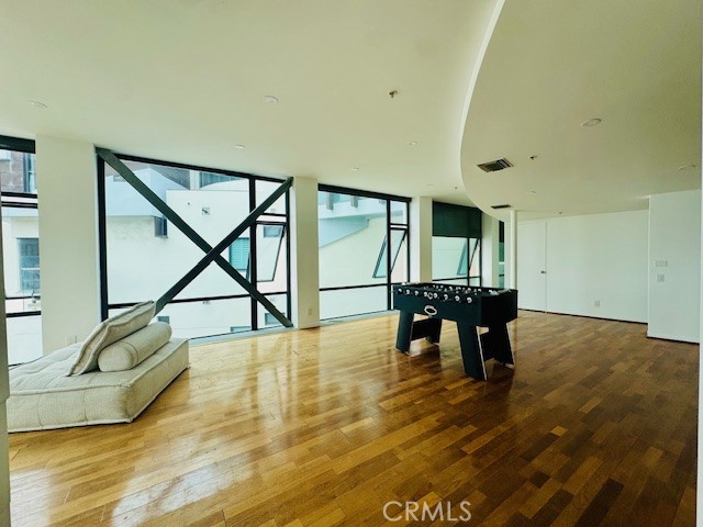 270 Palisades Beach Road, Santa Monica CA: https://media.crmls.org/medias/eb33dda3-69cb-40d9-84a1-5539baa0211e.jpg