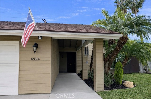 Detail Gallery Image 5 of 16 For 4924 E Budlong St, Anaheim,  CA 92807 - 3 Beds | 2 Baths