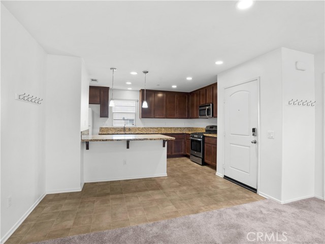 Detail Gallery Image 7 of 36 For 1377 Sunset #B,  Beaumont,  CA 92223 - 3 Beds | 2/1 Baths