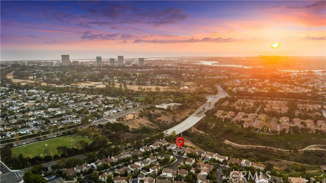 58 Victoria, Newport Beach CA: https://media.crmls.org/medias/eb3465ff-a5c1-4ac0-9e01-ba06bc554465.jpg