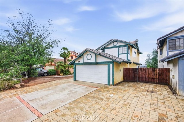 Detail Gallery Image 2 of 35 For 23907 Mark Twain, Moreno Valley,  CA 92557 - 3 Beds | 2/1 Baths