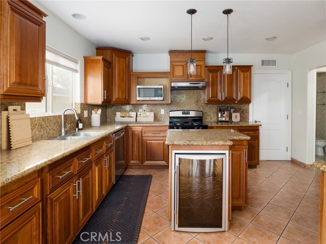 Detail Gallery Image 5 of 28 For 4243 W 176th St, Torrance,  CA 90504 - 4 Beds | 3/1 Baths