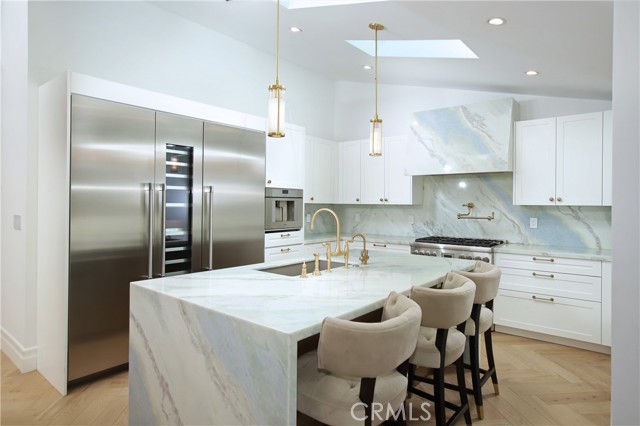 452 Woodbury Road, Glendale CA: https://media.crmls.org/medias/eb3593e8-e82a-4932-bab3-281971243cba.jpg