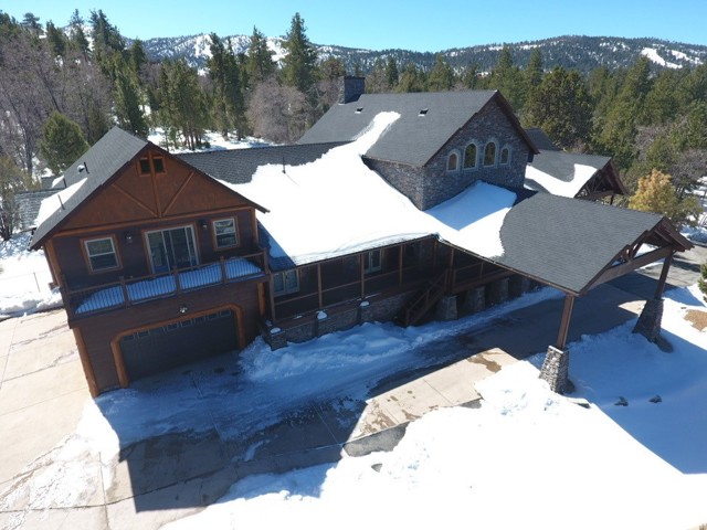 858 Fox Tower Way, Big Bear Lake CA: https://media.crmls.org/medias/eb359e1b-d11d-40de-b91a-3204a8362771.jpg