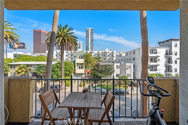 Detail Gallery Image 23 of 37 For 1225 Armacost Ave #207,  Los Angeles,  CA 90025 - 2 Beds | 2 Baths