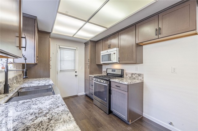 Detail Gallery Image 21 of 47 For 2816 Dartmouth Dr, Lancaster,  CA 93536 - 3 Beds | 2/1 Baths