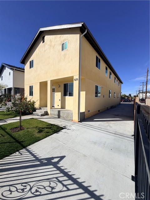 Detail Gallery Image 4 of 21 For 823 W G, Wilmington,  CA 90744 - – Beds | – Baths