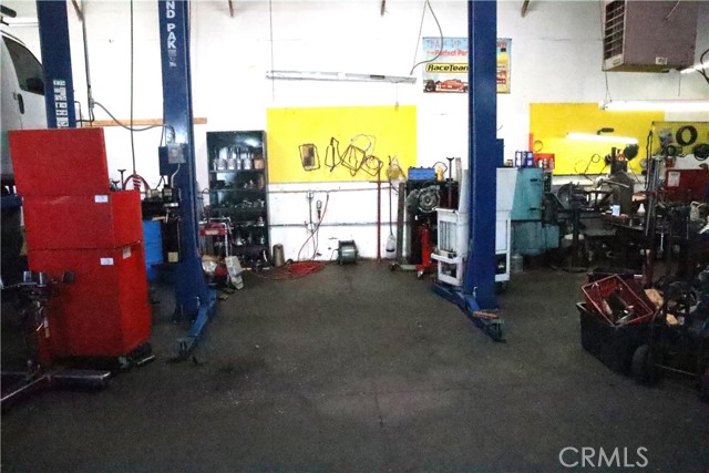 38950 30th E Street, Palmdale CA: https://media.crmls.org/medias/eb383f21-54d9-4e34-b809-ac049fd6bc8a.jpg