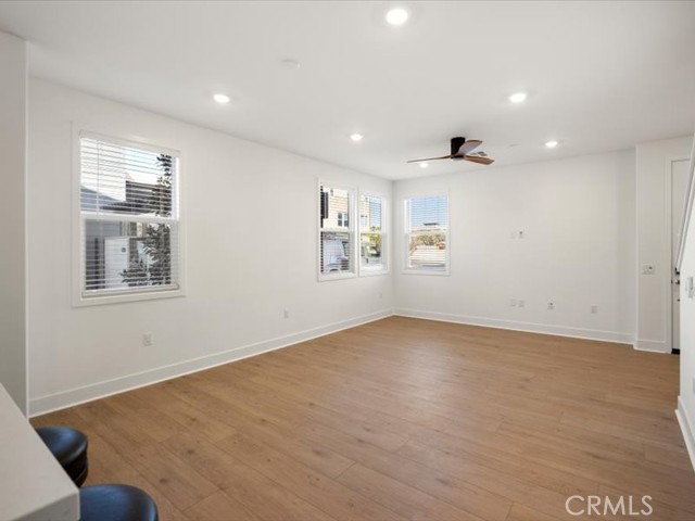 Detail Gallery Image 11 of 58 For 1720 Park St #10,  Anaheim,  CA 92805 - 4 Beds | 3/1 Baths