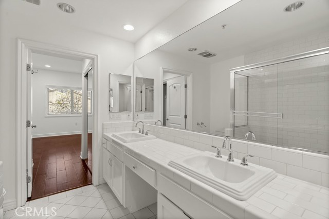 Detail Gallery Image 30 of 61 For 11504 Moorpark St #103,  Studio City,  CA 91602 - 3 Beds | 2/1 Baths