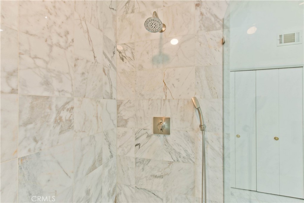 https://media.crmls.org/medias/eb3a0b37-6752-4e92-8a41-e22721eb152c.jpg?preset=X-Large