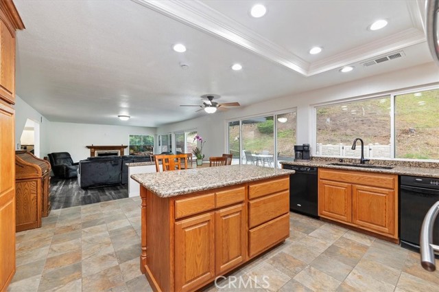 Detail Gallery Image 14 of 42 For 265 S Leandro St, Anaheim,  CA 92807 - 4 Beds | 2/1 Baths