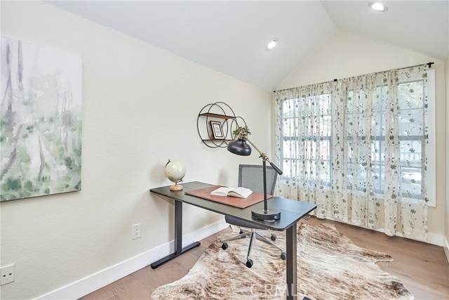 Detail Gallery Image 13 of 46 For 950 S Rim Crest Dr, Anaheim Hills,  CA 92807 - 2 Beds | 2/1 Baths