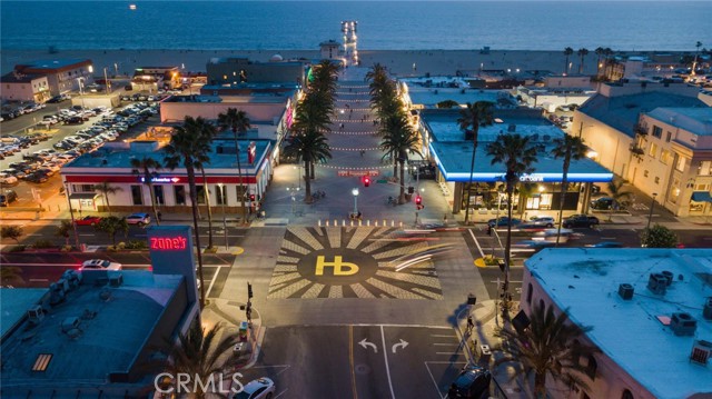 1836 The Strand, Hermosa Beach CA: https://media.crmls.org/medias/eb3b67f8-115c-4c01-8849-16ee169c5e26.jpg