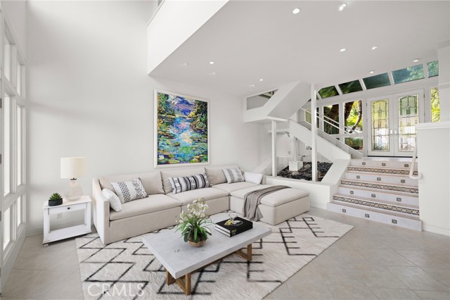 31 Saint Tropez, Newport Beach CA: https://media.crmls.org/medias/eb3bc26b-ca23-467a-9882-abc9032d95e7.jpg