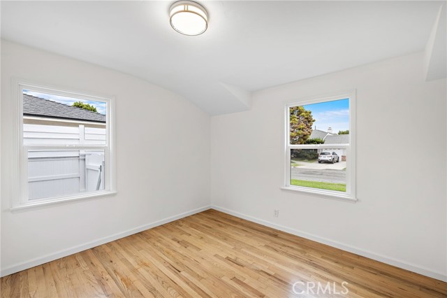 1833 N Greenbrier N Road, Long Beach CA: https://media.crmls.org/medias/eb3bf42b-2a8c-4ad9-b4c9-8719d39ca634.jpg
