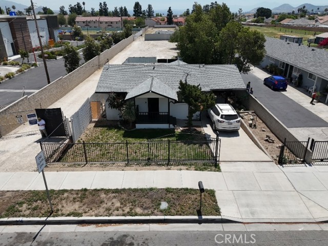 Detail Gallery Image 2 of 3 For 135 W Randall Ave, Rialto,  CA 92376 - 3 Beds | 1 Baths