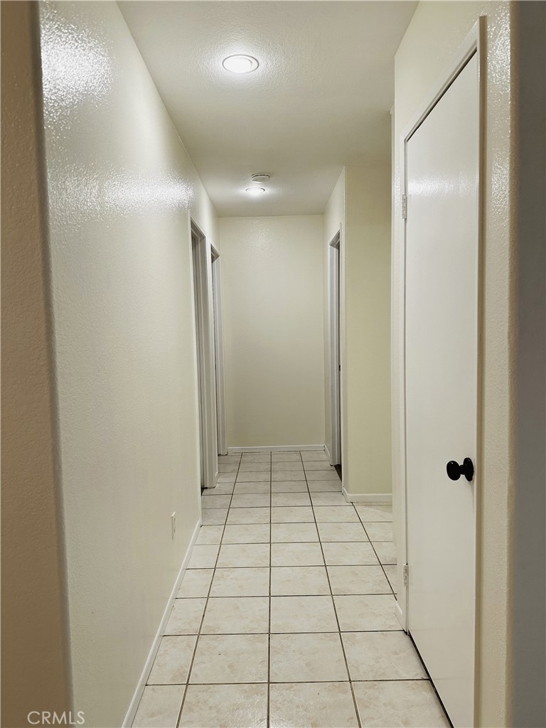 https://media.crmls.org/medias/eb3cf131-f608-4b4e-8279-97c2286a6325.jpg?preset=X-Large