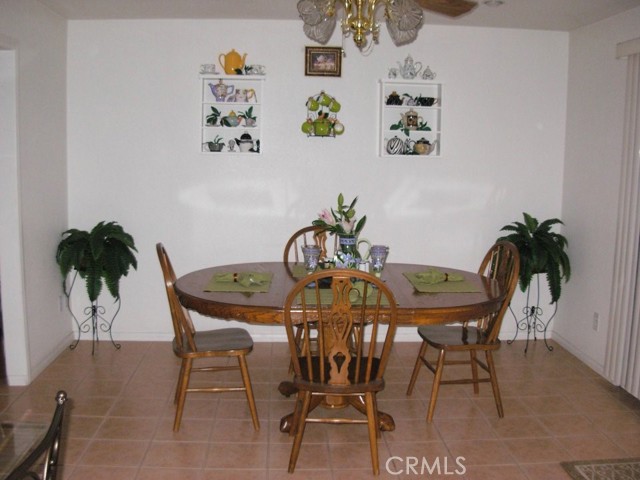 Detail Gallery Image 10 of 13 For 6355 Alton, Jurupa Valley,  CA 92509 - 3 Beds | 2 Baths