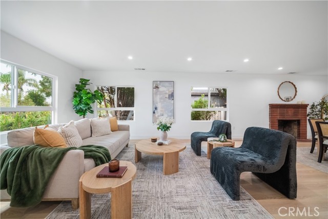 Detail Gallery Image 7 of 57 For 19918 Kittridge, Winnetka,  CA 91306 - 8 Beds | 6 Baths