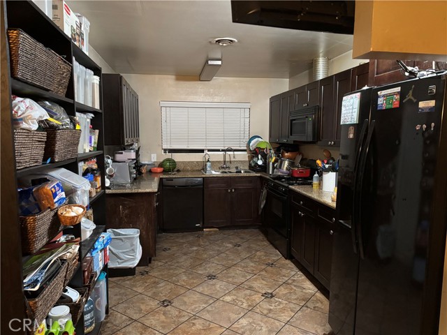 Detail Gallery Image 3 of 22 For 680 Vista De Loma, Hemet,  CA 92543 - 4 Beds | 2 Baths