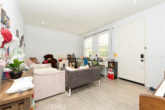 Detail Gallery Image 2 of 36 For 6331 Lyra Rd, Corona,  CA 91752 - 2 Beds | 2/1 Baths