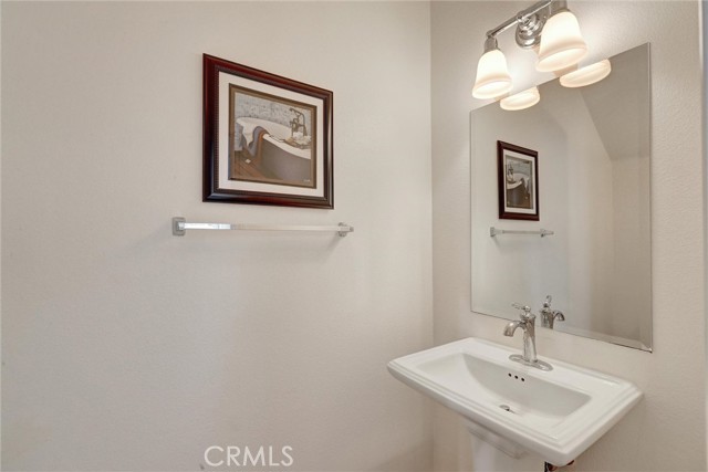 Detail Gallery Image 4 of 40 For 434 Golden Bear Ln, Upland,  CA 91786 - 3 Beds | 2/1 Baths