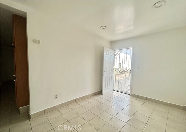 2657 E Monroe Street, Carson CA: https://media.crmls.org/medias/eb3f627f-0182-430d-abf3-9dbe6c7fbff4.jpg