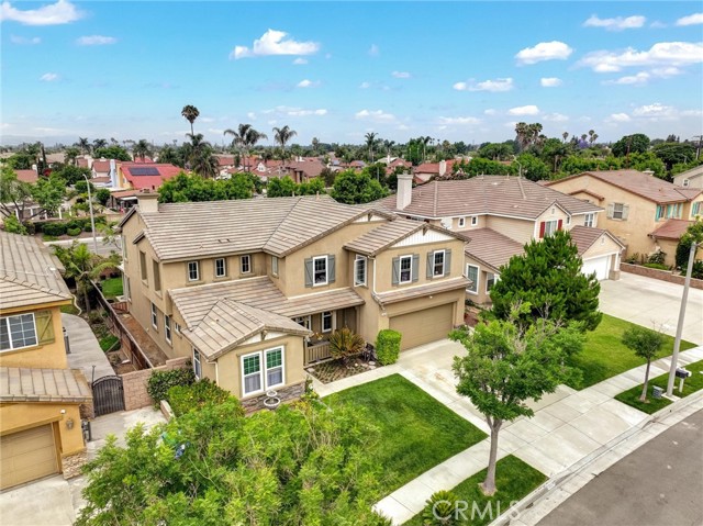 13576 Oxford Ct, Chino CA: https://media.crmls.org/medias/eb3fd0a2-75ca-45af-ac32-520d2e55c97e.jpg