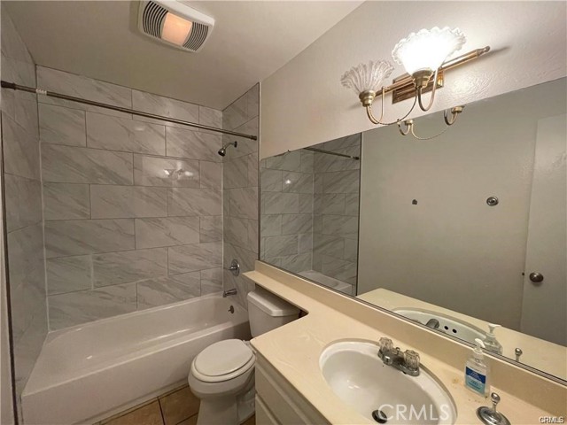 Detail Gallery Image 13 of 15 For 2560 Gonzaga Ln, Riverside,  CA 92507 - 3 Beds | 2 Baths