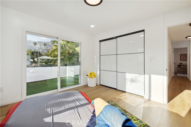 1290 E Woodbury Road, Pasadena CA: https://media.crmls.org/medias/eb4046e7-de9d-460d-aa54-7ce0a395bb71.jpg
