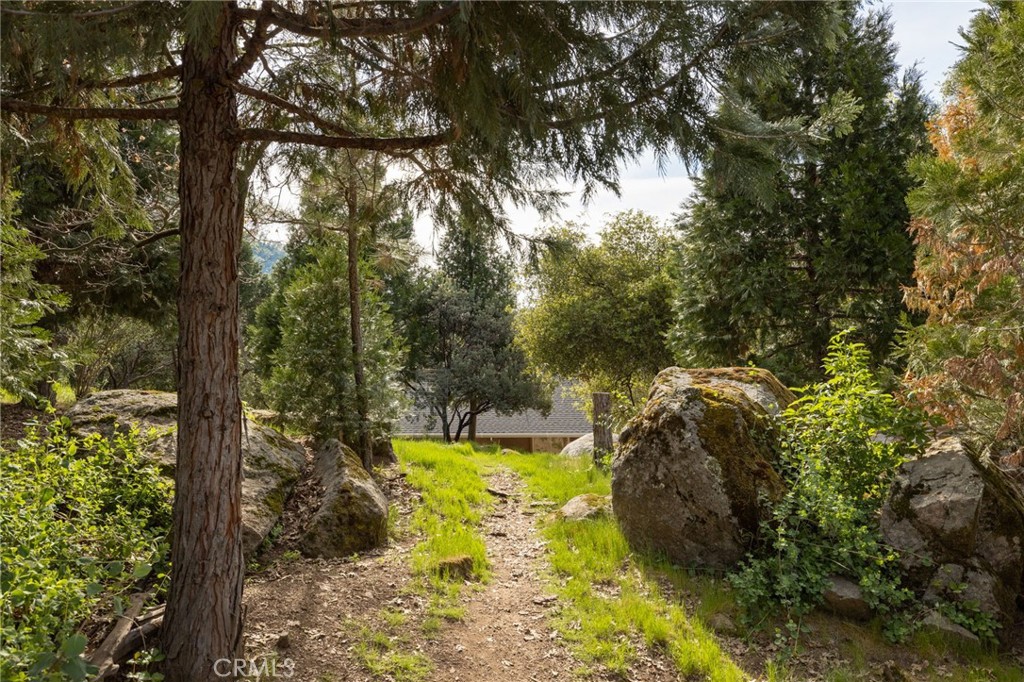 https://media.crmls.org/medias/eb40d486-6beb-467c-8415-8c0c2ab22534.jpg?preset=X-Large