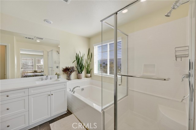 16765 Stags Leap Lane, Fontana CA: https://media.crmls.org/medias/eb40e872-1e58-49cf-9913-53c1268dbb65.jpg