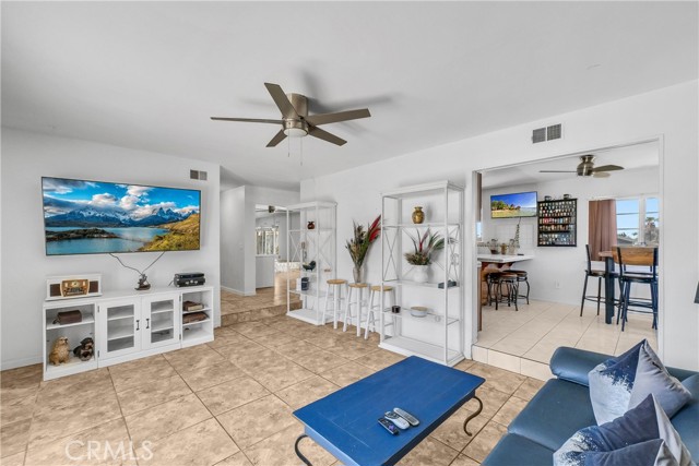 5622 Sharon Way, Jurupa Valley CA: https://media.crmls.org/medias/eb411882-b385-4858-aa16-dd371c2cc6d7.jpg