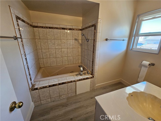 Detail Gallery Image 17 of 24 For 22952 Nadine Cir #B,  Torrance,  CA 90505 - 2 Beds | 2 Baths