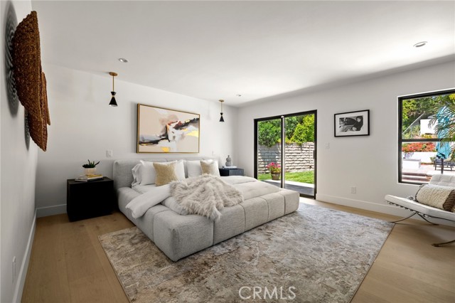 Detail Gallery Image 13 of 27 For 5100 Orrville Ave, Woodland Hills,  CA 91367 - 4 Beds | 3 Baths