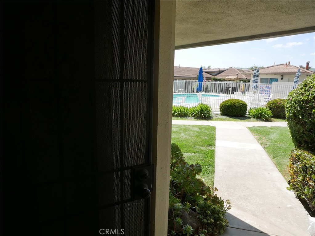https://media.crmls.org/medias/eb443496-512a-48d9-b7c7-6821dda32325.jpg?preset=X-Large