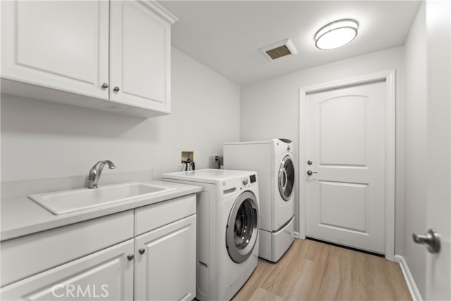 76 City Stroll, Irvine CA: https://media.crmls.org/medias/eb455855-cf7c-43cb-ab47-8a182d7de4b1.jpg