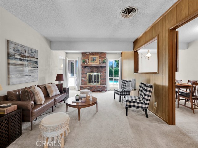 Detail Gallery Image 6 of 32 For 9952 Noble Ave, –,  CA 91345 - 4 Beds | 2 Baths