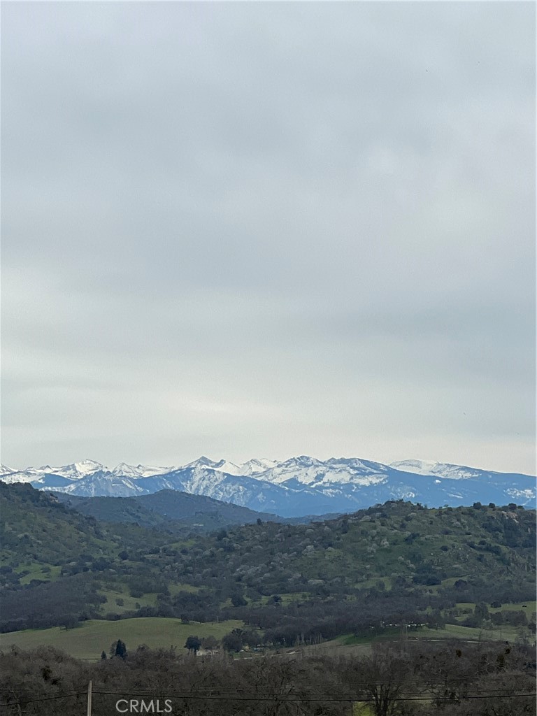https://media.crmls.org/medias/eb468ebb-4943-440d-87c6-e5f876fdf88c.jpg?preset=X-Large