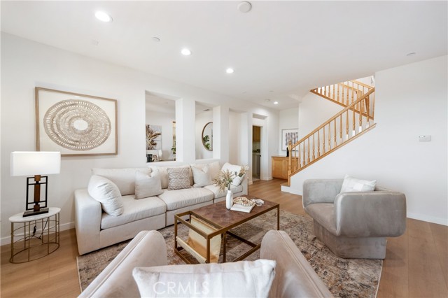928 Kingsford Street, Monterey Park CA: https://media.crmls.org/medias/eb46df46-6f99-4dff-862f-c8c143db4303.jpg