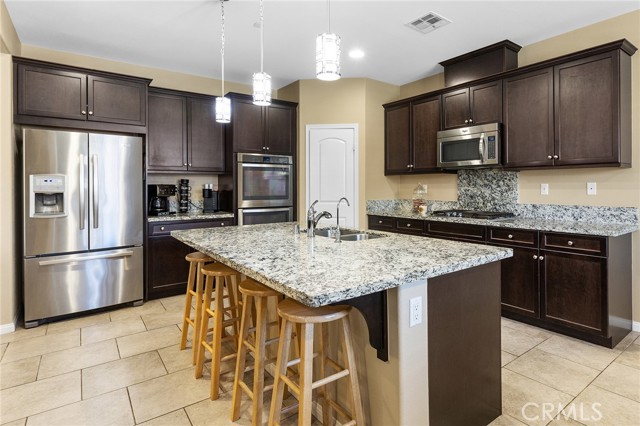 Detail Gallery Image 4 of 26 For 31447 Manlio Ct, Menifee,  CA 92584 - 5 Beds | 4 Baths