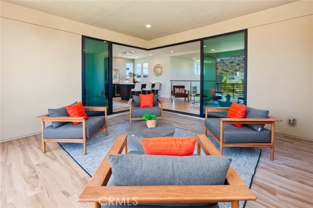 61 Hartman, Irvine CA: https://media.crmls.org/medias/eb474684-079d-4396-95dd-d27a08fa1719.jpg