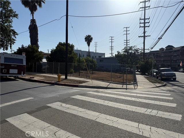 Detail Gallery Image 5 of 6 For 3450 Fletcher Dr, Los Angeles,  CA 90065 - – Beds | – Baths