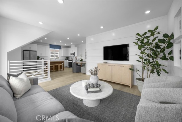 Detail Gallery Image 2 of 5 For 6650 via Vista, Pico Rivera,  CA 90660 - 2 Beds | 2/1 Baths