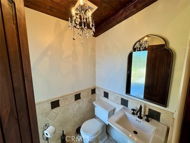 1415 Via Vallarta, Riverside CA: https://media.crmls.org/medias/eb48d5d3-d6a9-4d74-aaaa-5ed0cb32884d.jpg